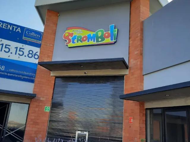 Local Comercial en Plaza Comercial en Juriquilla, Querétaro Venta y Renta