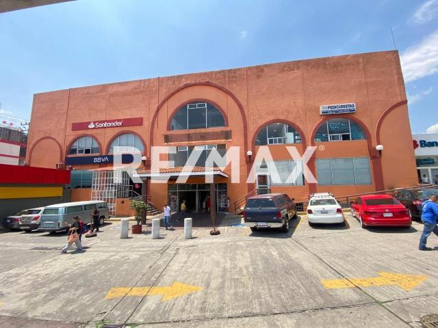Local Comercial en Plaza Comercial Las Rosas