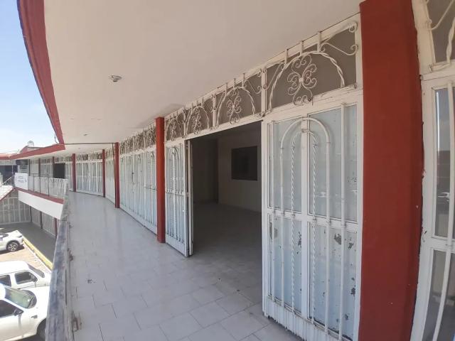 LOCAL COMERCIAL EN PLAZA AGUARRICA SAN JUAN DEL RIO