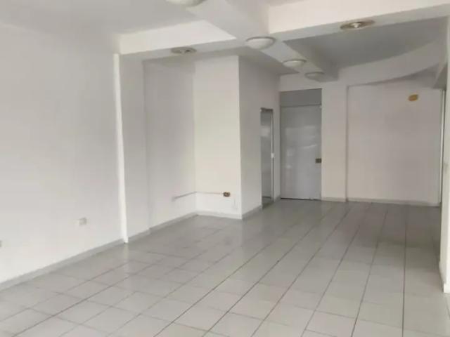 LOCAL EN RENTA PLAZA MORETT / 34.22 m2