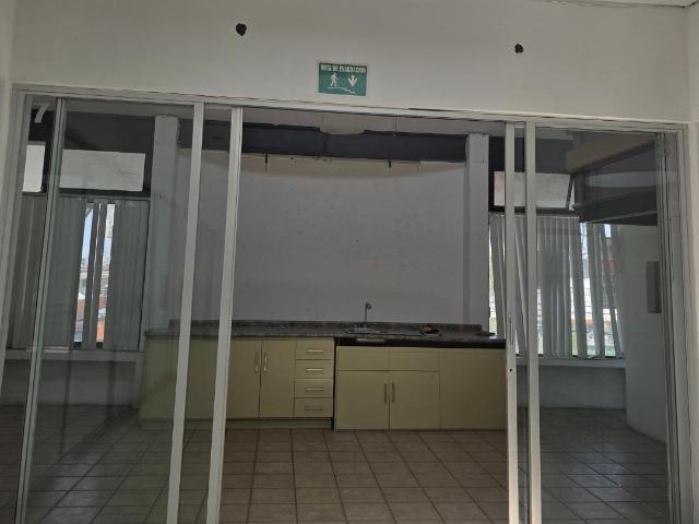 Local Comercial en Plaza sobre Av. Fundici?n al Poniente de Aguascalientes