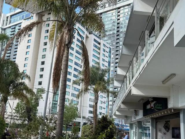 Local comercial en Plaza Panorama en pleno Interlomas