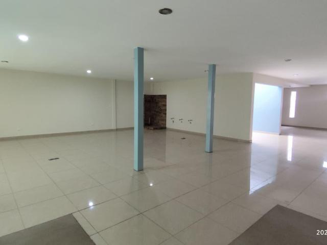 LOCAL COMERCIAL EN RENTA EN COLINAS DEL RIO AL PONIENTE DE LA CIUDAD AL
