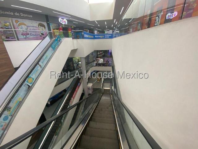 Local Comercial en Renta en Calzada Guadalupe, Santa Catarina RU 26 495