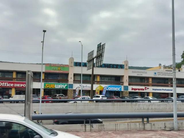Local comercial en renta en Cumbres en Monterrey