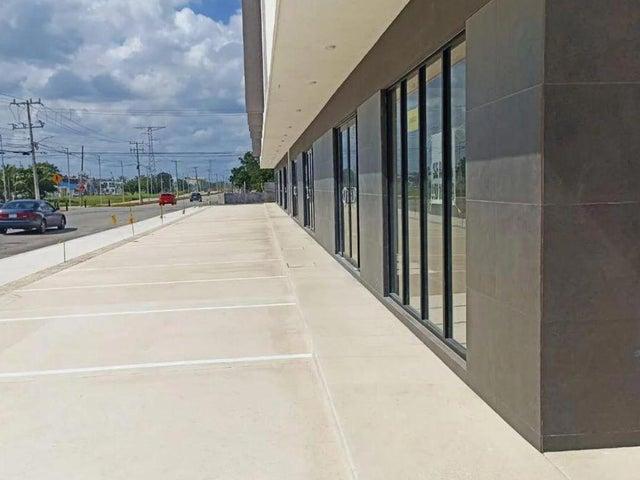 Local Comercial en Renta en Av Cancun, Poligono Sur RU 23 5104