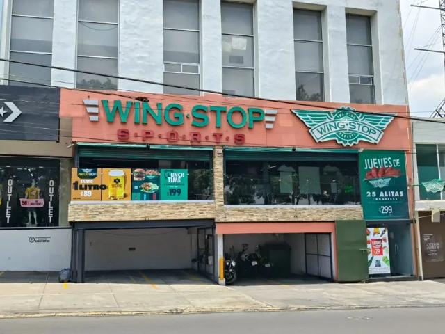 Local Comercial en Renta en Av. Insurgentes Sur, Tlalpan Ideal para Restaurante o Escuela