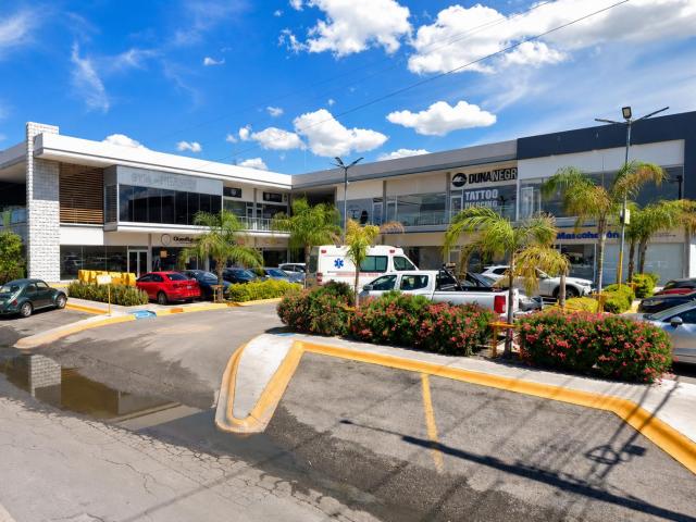 LOCAL COMERCIAL EN RENTA, EN AV. JUAREZ, COL. CENTRO. TORREON COAHUILA