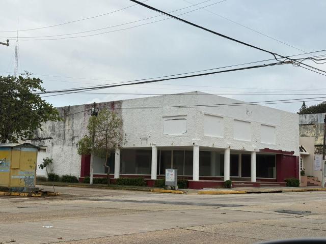 LOCAL COMERCIAL EN RENTA EN AV. VENUSTIANO CARRANZA, COLONIA CENTRO, COATZACOALCOS, VERACRUZ