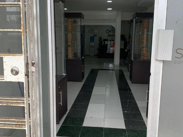 Local comercial en renta en Av. Venustiano Carranza, Colonia Centro, Coatzacoalcos, Veracruz