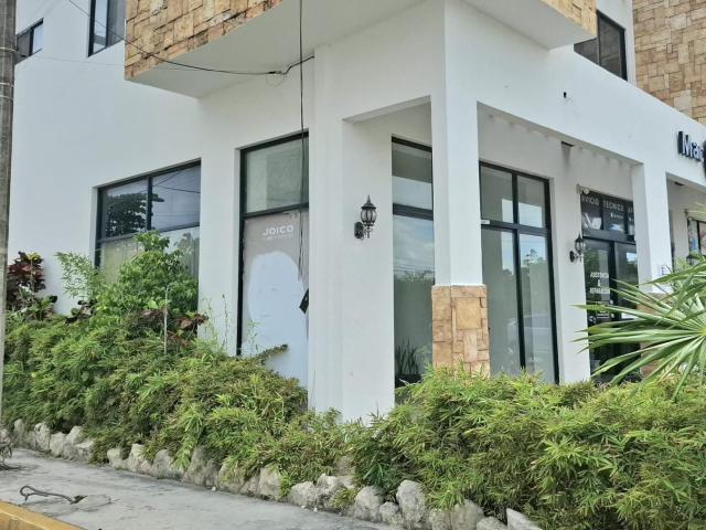Local comercial en renta en Avenida Constituyentes en Playa del Carmen