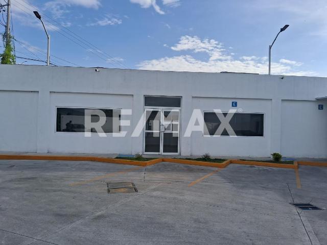 Local Comercial en renta en Gasolinera sobre carretera