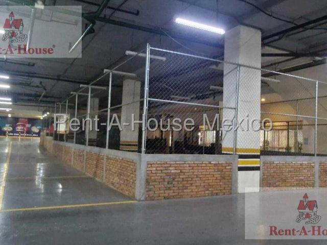 Local Comercial en Renta en Interlomas, Huixquilucan CR 27 846
