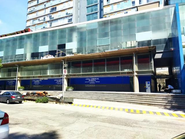 Interlomas, Local Comercial amplio, doble altura, con terraza