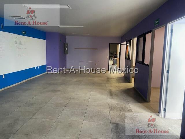 Local Comercial en Renta en Los Girasoles 26 412