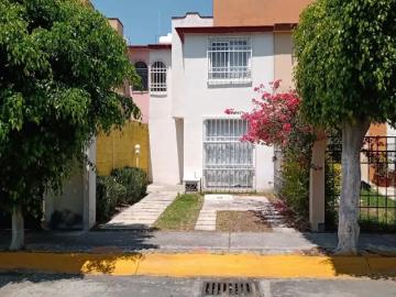 Local Comercial en Renta en La Calera, Puebla con Amplio Estacionamiento