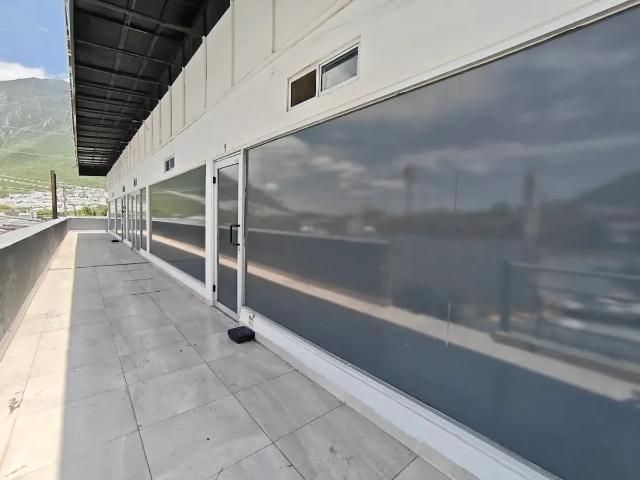 Local comercial en renta en La Estanzuela | 250 m² en plaza comercial al sur de Monterrey