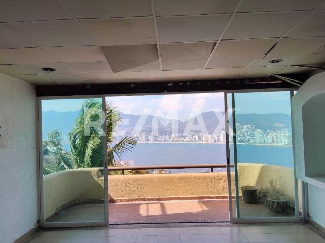 LOCAL COMERCIAL EN RENTA EN LA ESCENICA EN ACAPULCO