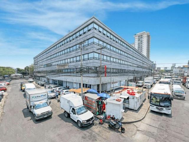 Local comercial en renta en Naucalpan ? Ubicado sobre Av. Toluca, esquina con alto flujo vehicular