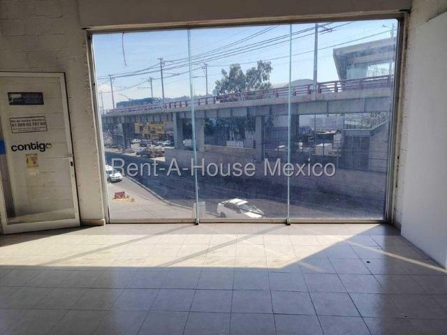 Local Comercial en Renta en Santa Martha Acatitla 26 2062