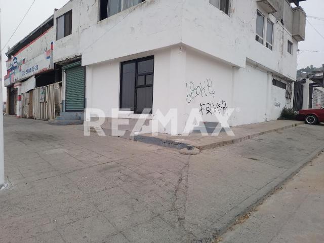 Local comercial en renta en periférico 2481 en col. Marquez de Leon