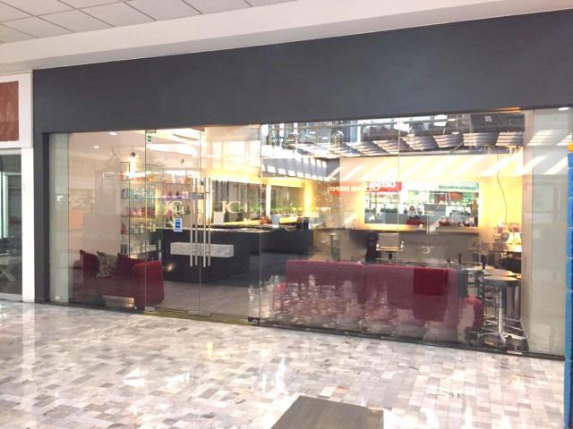 Local Comercial en Renta en Plaza Comercial Bosques de las Lomas | 148 m2 | Excelente Afluencia