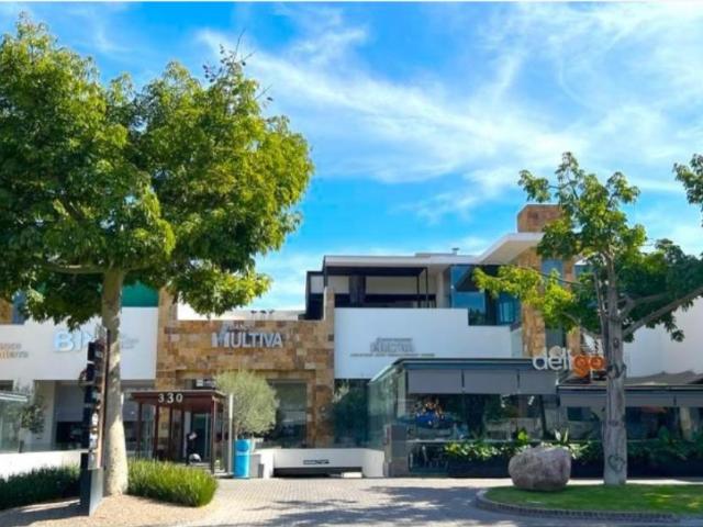 Local Comercial en Renta en Plaza del Moral, León: Amplio Espacio para Tu Negocio