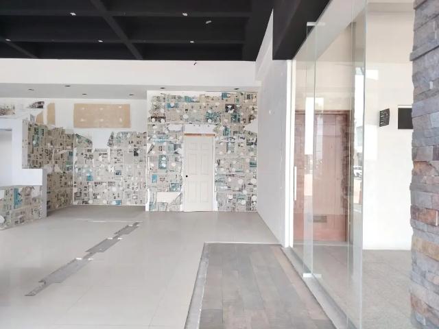 LOCAL COMERCIAL EN RENTA EN PLAZA SOBRE VÍA ATLIXCÁYOTL, PUEBLA