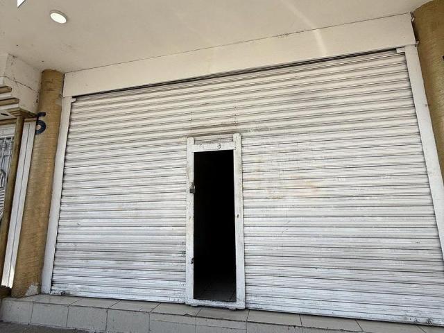 Local Comercial en Renta en Vistas del Sol al Sur de la Ciudad P