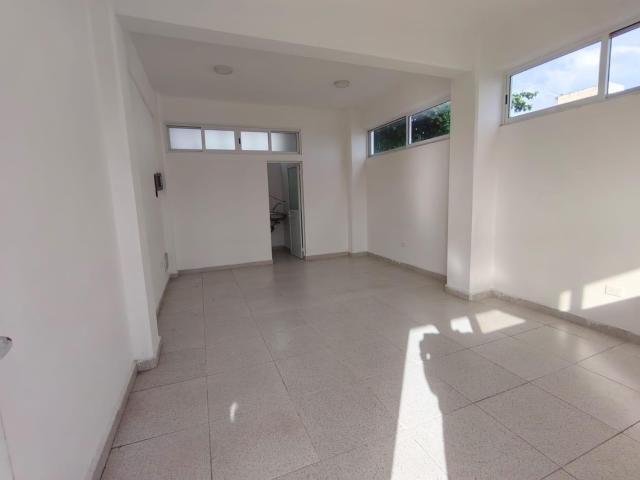 Local comercial en renta sobre Av. Kabah en Canc?n