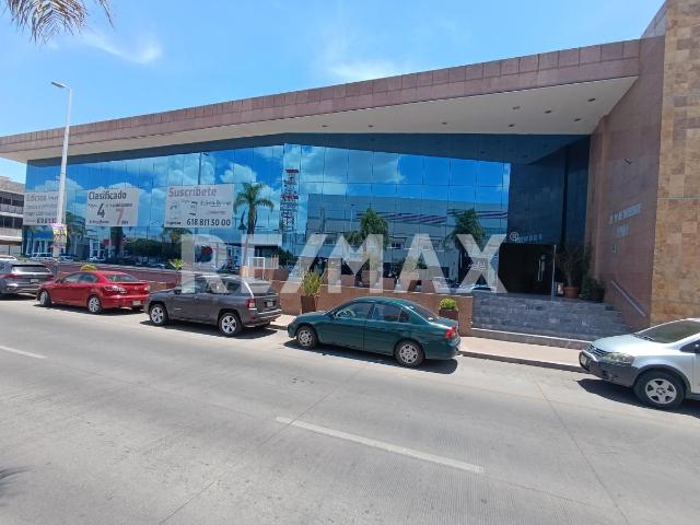 Local comercial en Renta sobre Ave. 20 de Noviembre en planta baja