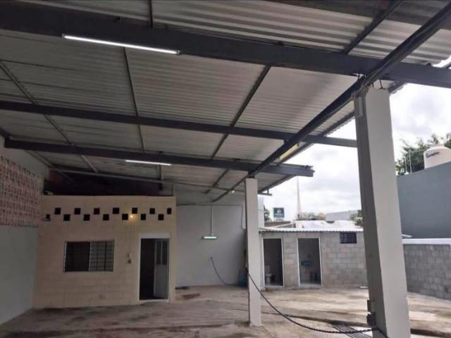 Local comercial en renta sobre Avenida Hidalgo, esquina con Topiltzin, Col. Trueba