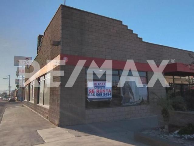 LOCAL COMERCIAL EN RENTA SOBRE LAZARO CARDENAS