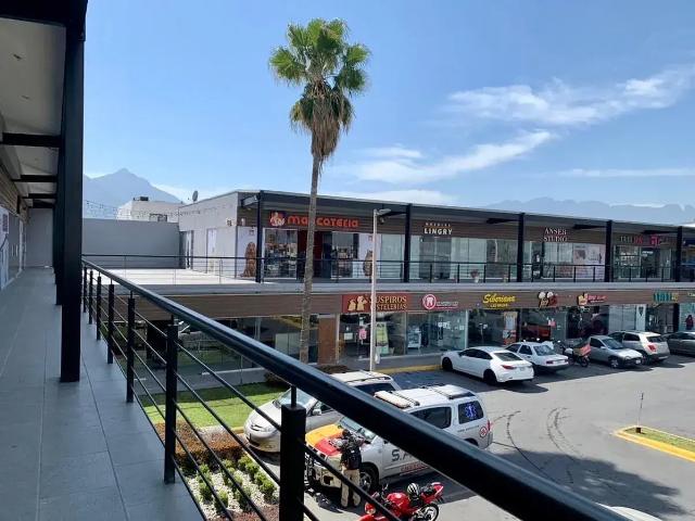 LOCAL COMERCIAL EN RENTA, PLAZA GALIAS