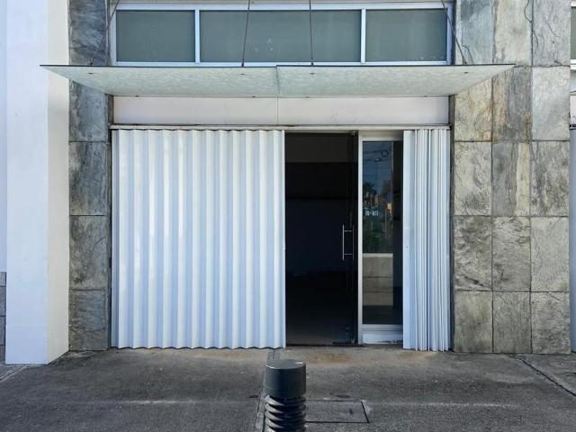 Local Comercial en Renta Plaza Steren Playa del Carmen | Planta Baja