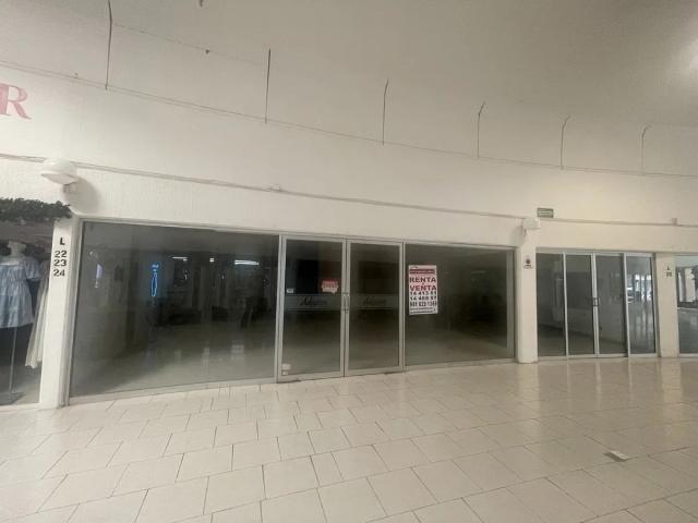 LOCAL COMERCIAL EN RENTA Y EN VENTA: PLAZA UNIVERSIDAD
