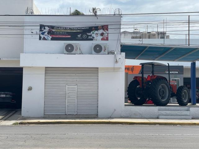 LOCAL COMERCIAL EN VENTA EN CAMPECHE AV AGUSTIN MELGAR ENFRETE DEL TEATRO UAC