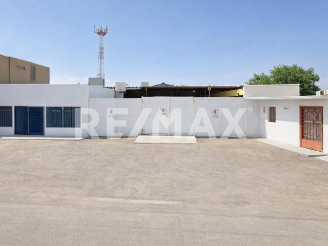LOCAL COMERCIAL EN VENTA EN AV. INSURGENTES ENTRE LAGO DE PATZCUARO Y AV. DEL CHARRO IDEAL PARA TALLER AUTOMOTRIZ