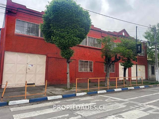 Local Comercial en Venta en Dgo. Sta. María / Autopista Central