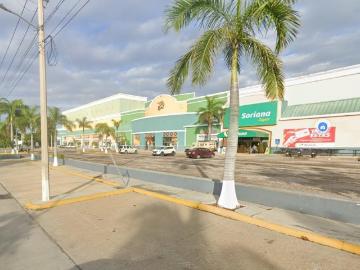Local Comercial en Venta en Plaza Real a 4 min. de la Universidad Aut?noma del Carmen II, Campeche