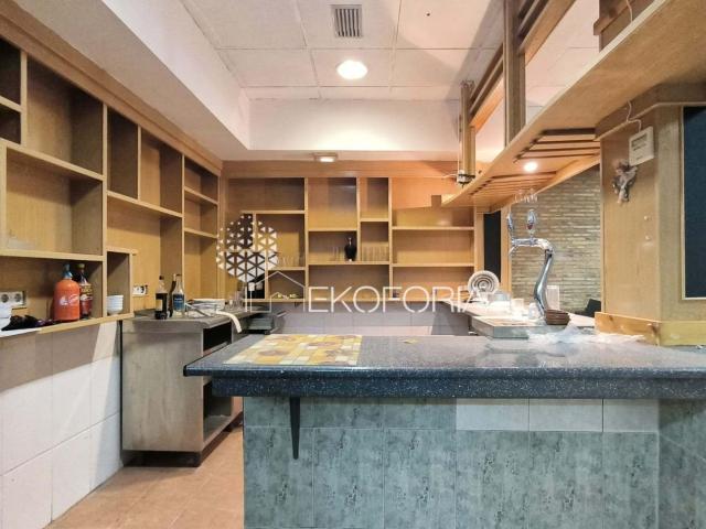 LOCAL COMERCIAL EN VENTA – UNIVERSIDAD POLITÉCNICA Y EL BARR. 194m² Valencia