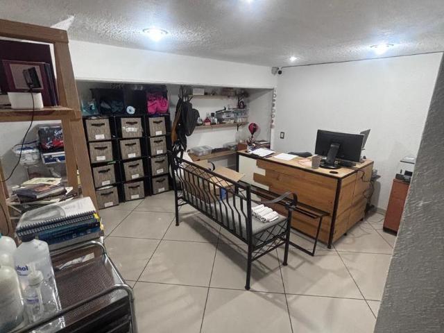 Local Comercial en Venta y Renta en Plaza Inn sobre Av. Insurgentes Sur