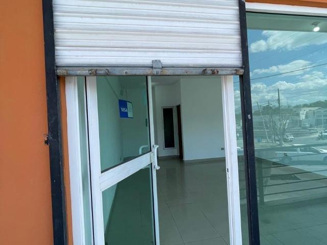Local Comercial en Zona Cumbres 2do Sector