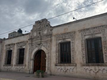 Local comercial histórico en renta cerca de Catedral en Saltillo Centro