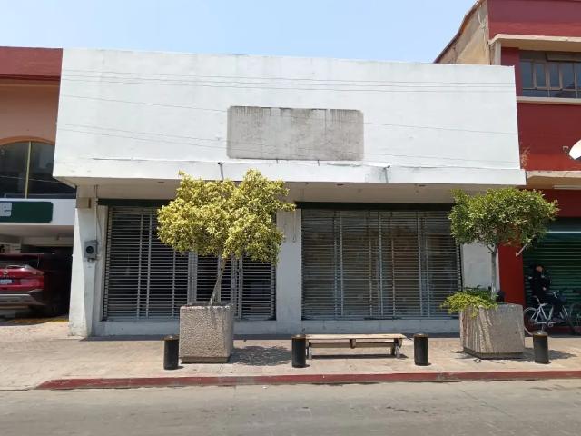 Local Comercial Independiente en Venta con dos oficinas, en Irapuato Centro, Guanajuato