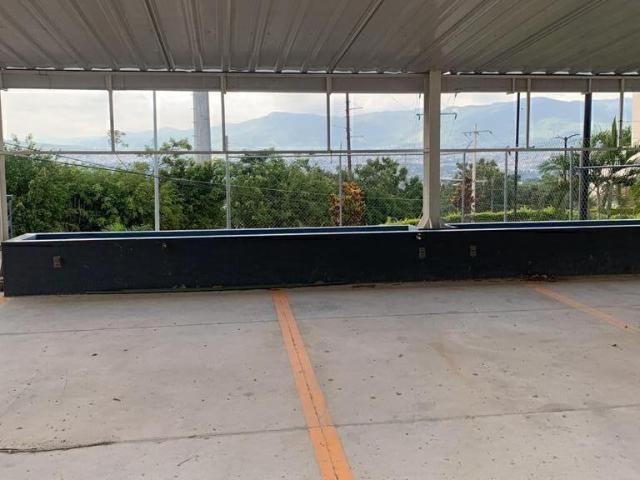 LOCAL COMERCIAL IDEAL PARA LAVADO DE AUTOS
