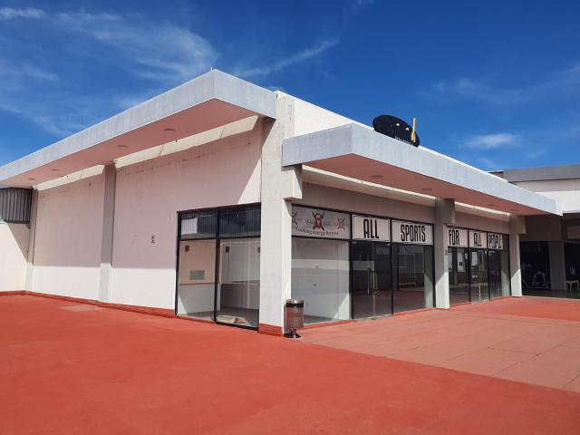 Local Comercial muy Bien Ubicado en Plaza Operando en Juriquilla Qro