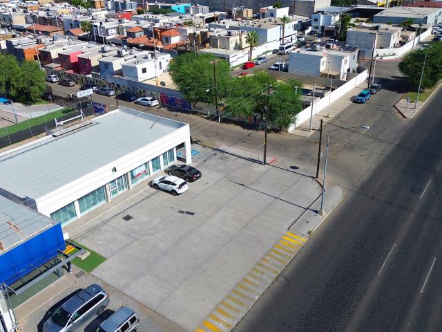 LOCAL COMERCIAL SOBRE CALZADA GOMEZ MORIN
