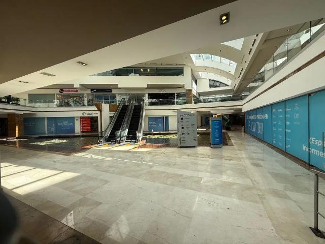 Local comercial super bien ubicado en Plaza Victoria
