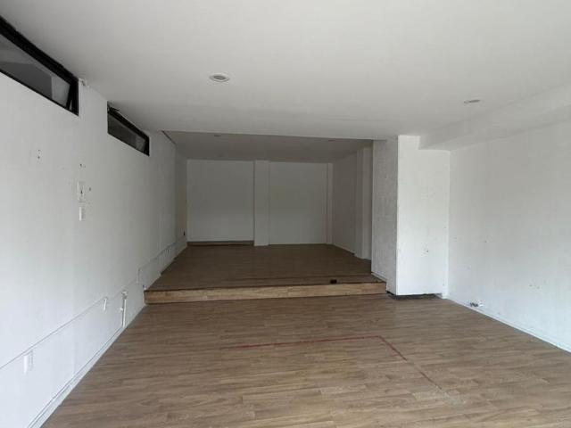 LOCAL COMERCIAL PASEO DEL MORAL